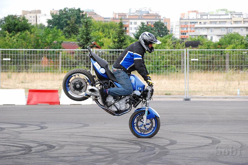 bmw047.JPG