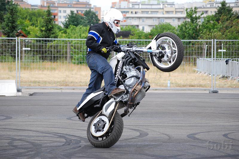 bmw050.JPG